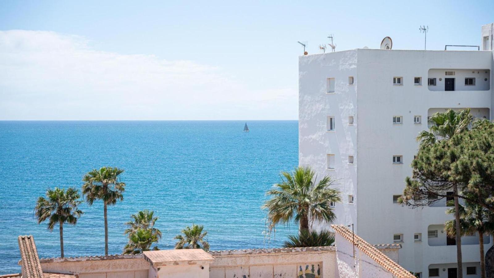 Beachfront Apartment In Calahonda MIJAS COSTA Eksteriør billede